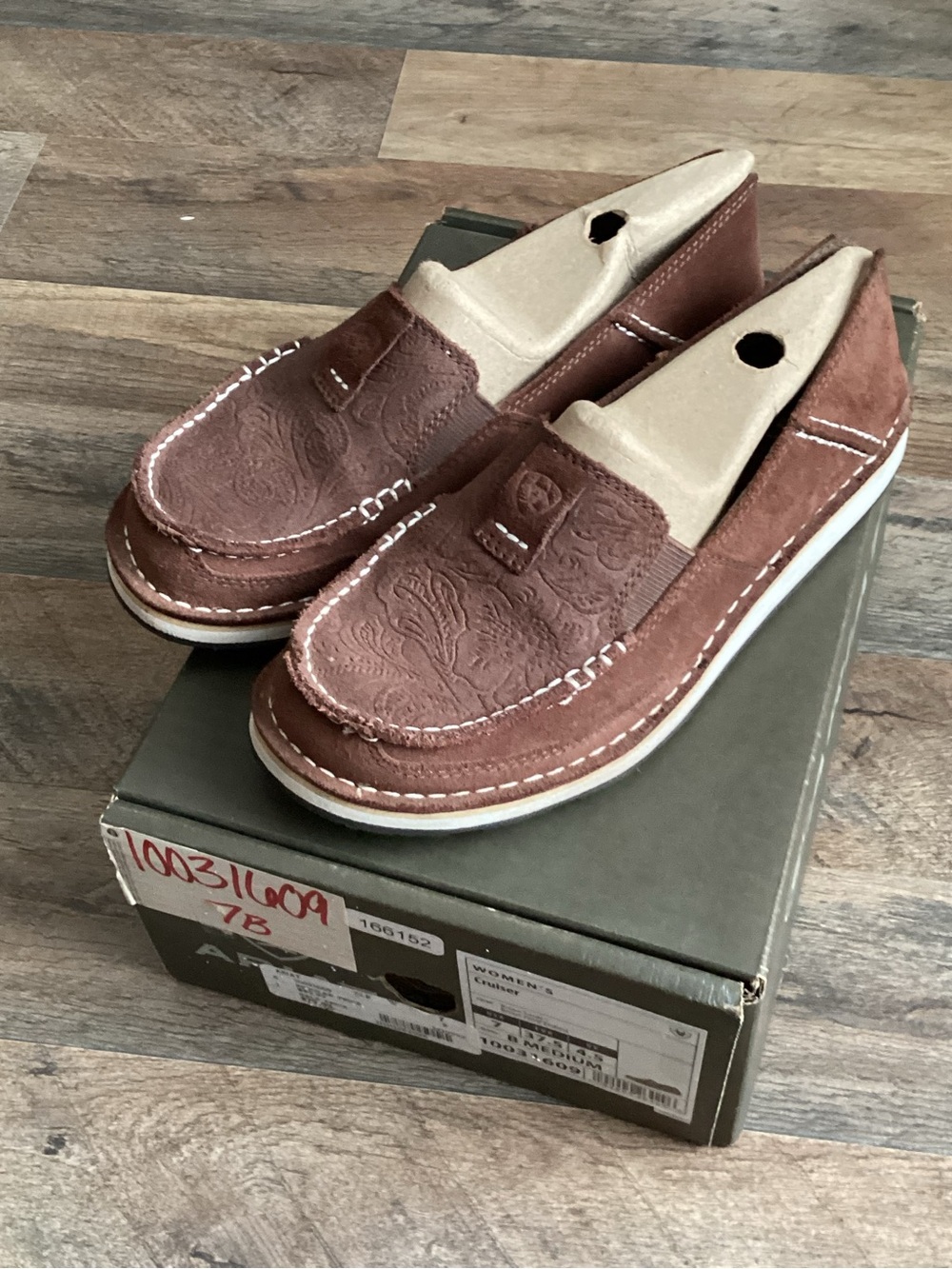 Ariat Cruisers woman’s Brown Suede leather Slip-On Loafers